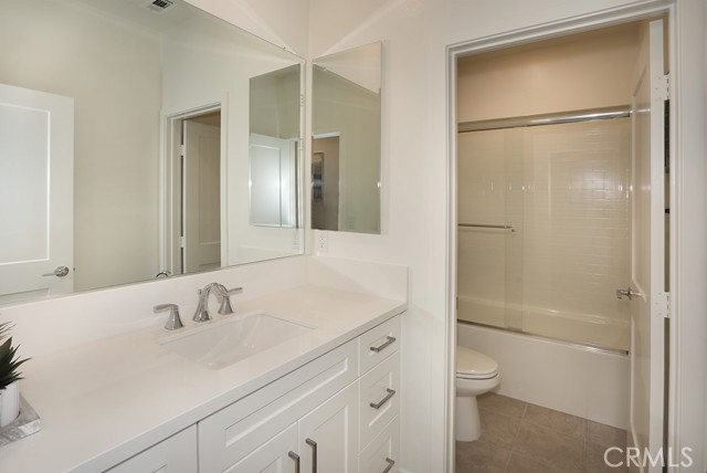 99 Waypoint, Tustin CA: https://media.crmls.org/medias/b1f09af8-5411-4fb2-b465-ecce4427172d.jpg