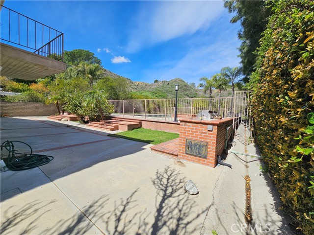 Detail Gallery Image 28 of 30 For 18521 Calle Vista Cir, Porter Ranch,  CA 91326 - 5 Beds | 4 Baths