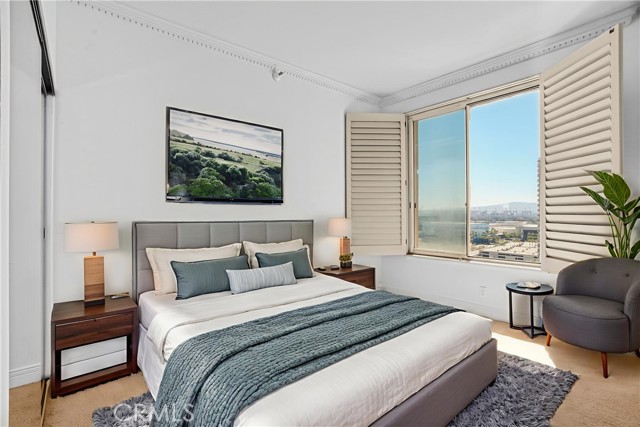850 E Ocean Boulevard, Long Beach CA: https://media.crmls.org/medias/b1f0b46f-391f-44bd-b63d-14bca597dfb1.jpg
