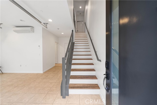 Detail Gallery Image 4 of 39 For 1533 Sullivan Ave, Costa Mesa,  CA 92627 - 2 Beds | 3/1 Baths