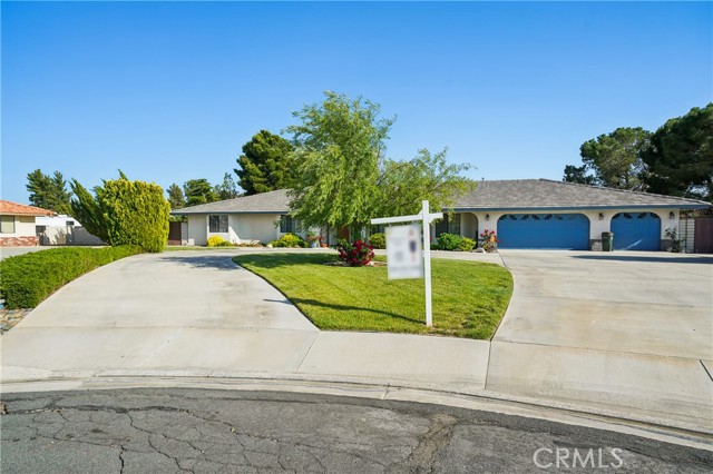 13319 Waco Ln, Apple Valley CA: https://media.crmls.org/medias/b1f1ad20-3259-4582-8937-35f0a307031f.jpg