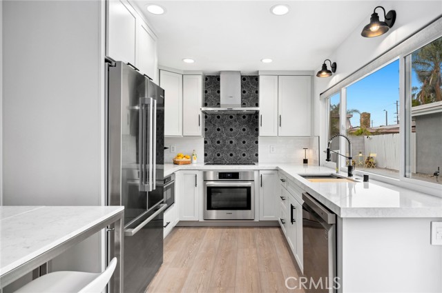 3481 San Marino Circle, Costa Mesa CA: https://media.crmls.org/medias/b1f27bac-4031-4bea-bf1c-577b8a4b0b51.jpg