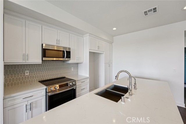 Detail Gallery Image 10 of 37 For 119 N First Ave, Upland,  CA 91786 - 3 Beds | 3/1 Baths