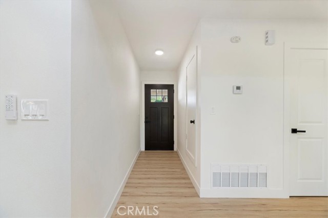 Detail Gallery Image 10 of 37 For 7695 Lakeside Dr, Jurupa Valley,  CA 92509 - 3 Beds | 2 Baths