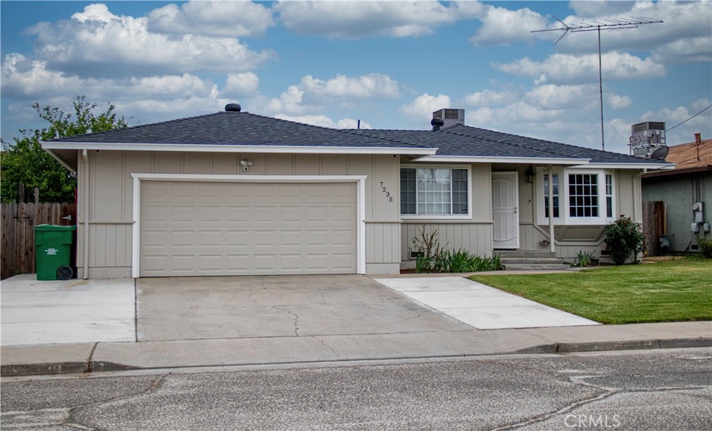 7235 Golden Rule Avenue, Winton, CA 95388