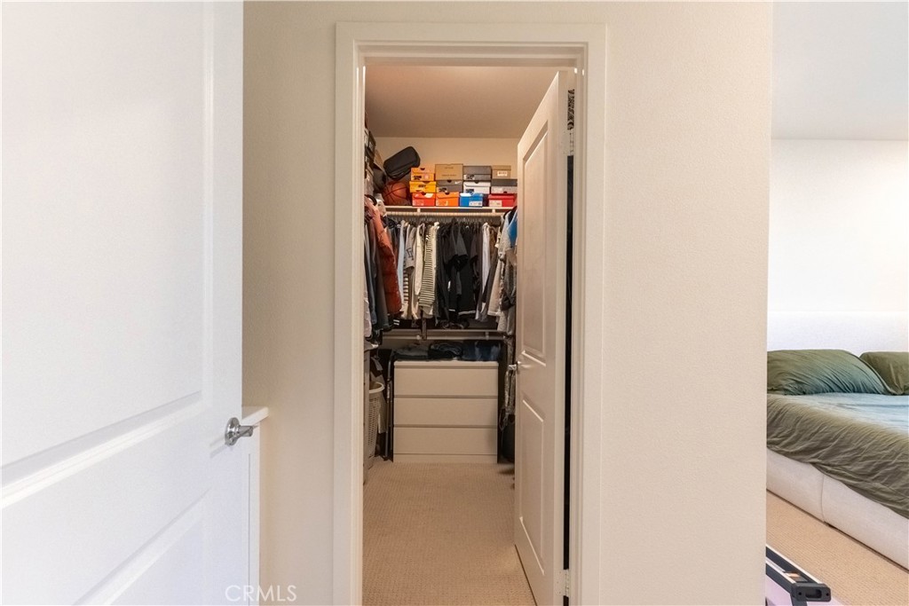 https://media.crmls.org/medias/b1f3c6d5-b5da-49d0-8a4d-82dd59b3666c.jpg?preset=X-Large