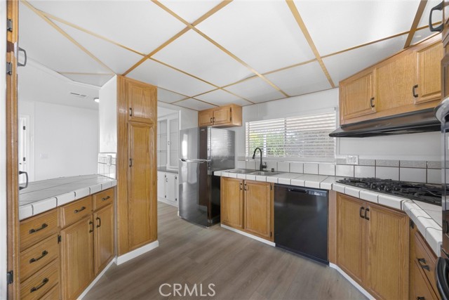 Detail Gallery Image 10 of 35 For 120 Cedarwood Ln, Bakersfield,  CA 93308 - 3 Beds | 2 Baths