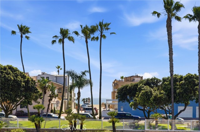 Detail Gallery Image 22 of 49 For 203 Cedar St a & B,  Newport Beach,  CA 92663 - 4 Beds | 3 Baths