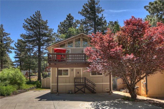 33469 Squirrel Drive, Green Valley Lake CA: https://media.crmls.org/medias/b1f4f786-6885-4e50-8876-41803eb9bc1e.jpg