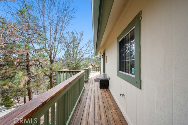 Detail Gallery Image 4 of 63 For 28227 Arbon Ln, Lake Arrowhead,  CA 92352 - 3 Beds | 3/1 Baths