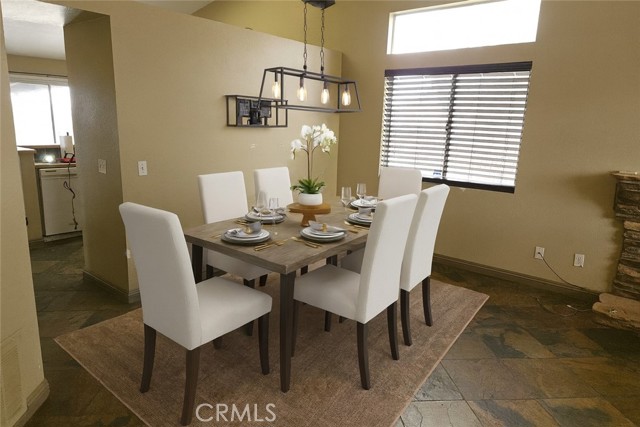 Detail Gallery Image 3 of 17 For 11724 Portola Ct, Adelanto,  CA 92301 - 3 Beds | 2 Baths