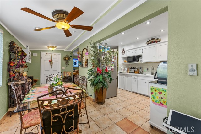 Detail Gallery Image 14 of 49 For 3812 Middlebury, Los Angeles,  CA 90004 - 3 Beds | 2/1 Baths