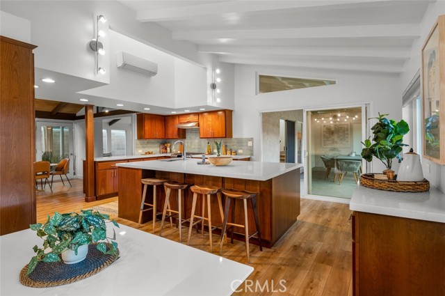 Detail Gallery Image 13 of 48 For 5360 E El Jardin St, Long Beach,  CA 90815 - 4 Beds | 3 Baths