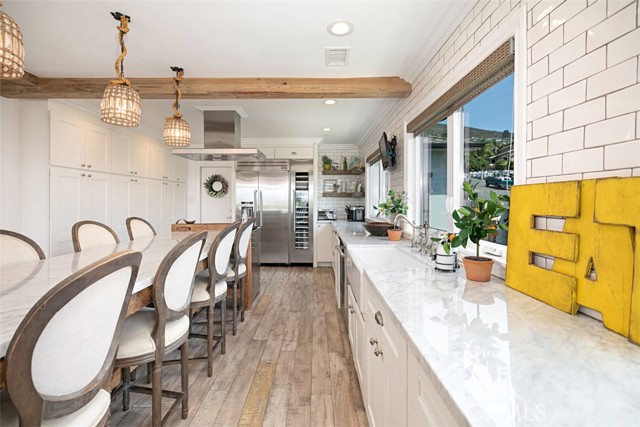 Detail Gallery Image 15 of 39 For 228 Ledroit St, Laguna Beach,  CA 92651 - 4 Beds | 3/1 Baths