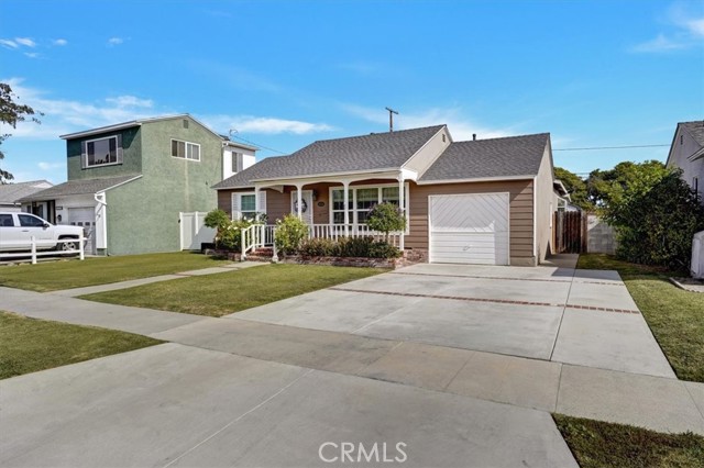Image 2 for 2054 N Greenbrier Rd, Long Beach, CA 90815