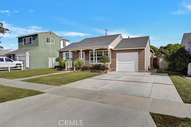 Image 2 for 2054 N Greenbrier Rd, Long Beach, CA 90815