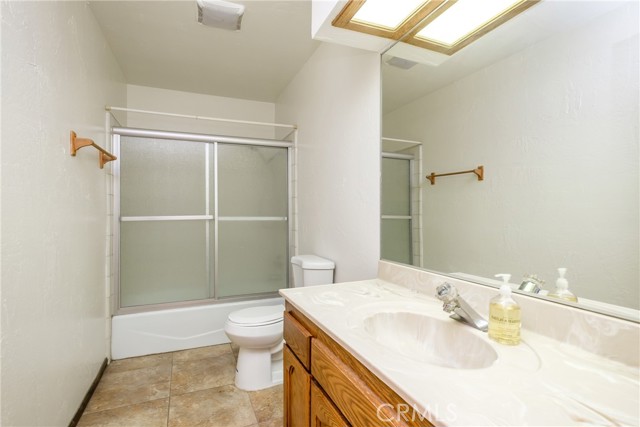21186 Standing Rock Avenue, Apple Valley CA: https://media.crmls.org/medias/b1f6dea0-8c33-4c2d-a5e3-0052529dd8aa.jpg