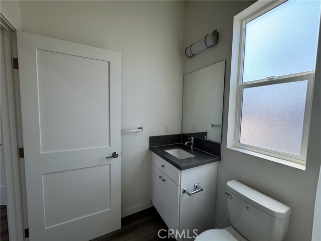 Detail Gallery Image 8 of 18 For 209 1/2 N Serrano Ave, Los Angeles,  CA 90004 - 1 Beds | 1 Baths