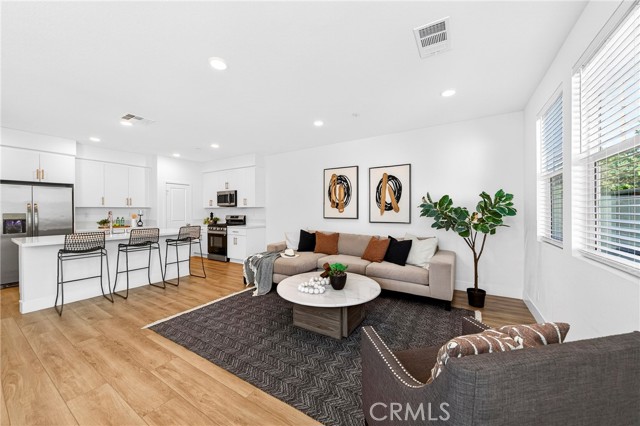 Detail Gallery Image 11 of 47 For 300 Vista Dr #94,  La Habra,  CA 90631 - 3 Beds | 2/1 Baths