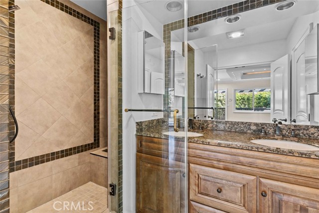 Detail Gallery Image 30 of 61 For 415 Birmingham Rd, Burbank,  CA 91504 - 4 Beds | 3/1 Baths