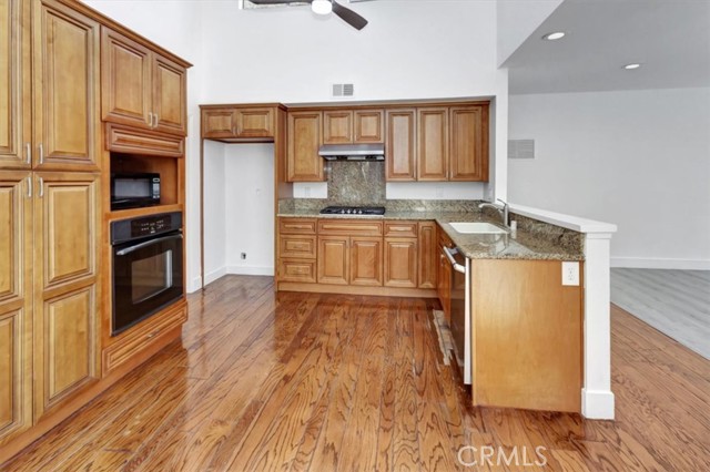 Detail Gallery Image 9 of 36 For 24946 Ravenswood, Lake Forest,  CA 92630 - 4 Beds | 2/1 Baths