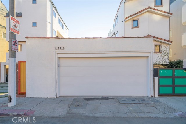 1313 Palisades Beach Road photo 15