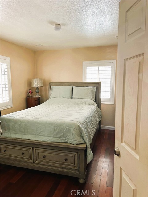 150 E 95th Street, Los Angeles CA: https://media.crmls.org/medias/b1f9c15d-bb0f-4d7f-a272-617ef4db629e.jpg