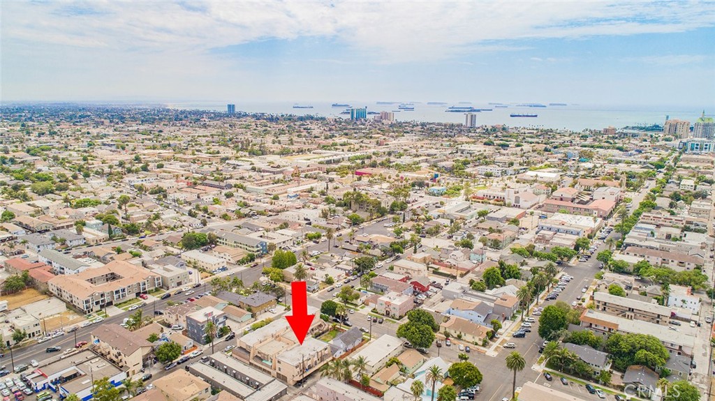 851 E 9th Street 205