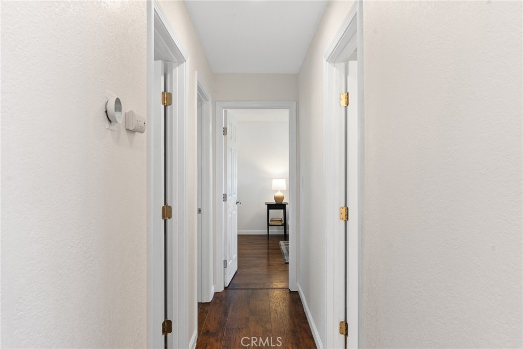 https://media.crmls.org/medias/b1fae483-ade5-454b-9e08-6f224600c669.jpg?preset=X-Large
