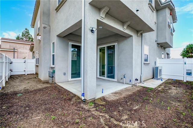 Detail Gallery Image 11 of 31 For 305 N Mountain View St, Santa Ana,  CA 92703 - 3 Beds | 3/1 Baths