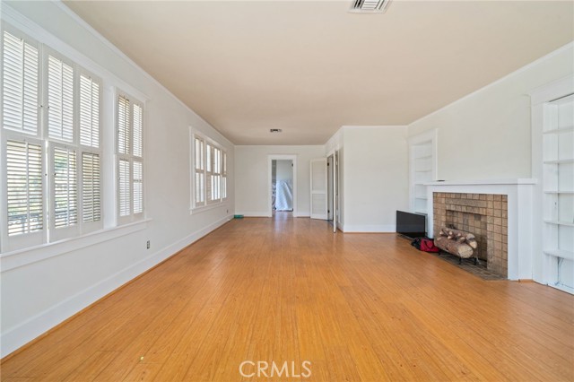 1412 S Victoria Avenue, Los Angeles CA: https://media.crmls.org/medias/b1fb578a-9e56-42a3-b7b7-6195ba9899fd.jpg