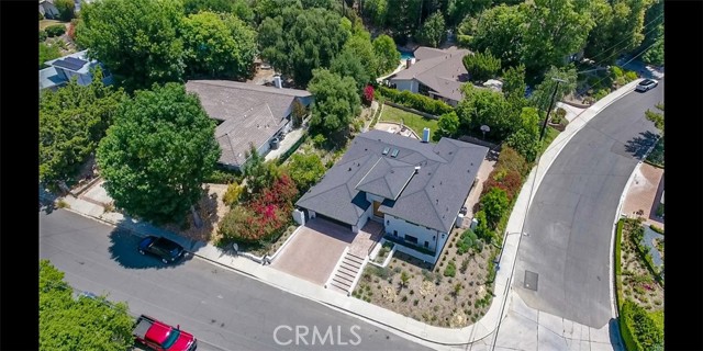 22914 Gershwin Drive, Woodland Hills CA: https://media.crmls.org/medias/b1fb74fe-dedf-4b79-92e9-2d8dfa5114e4.jpg