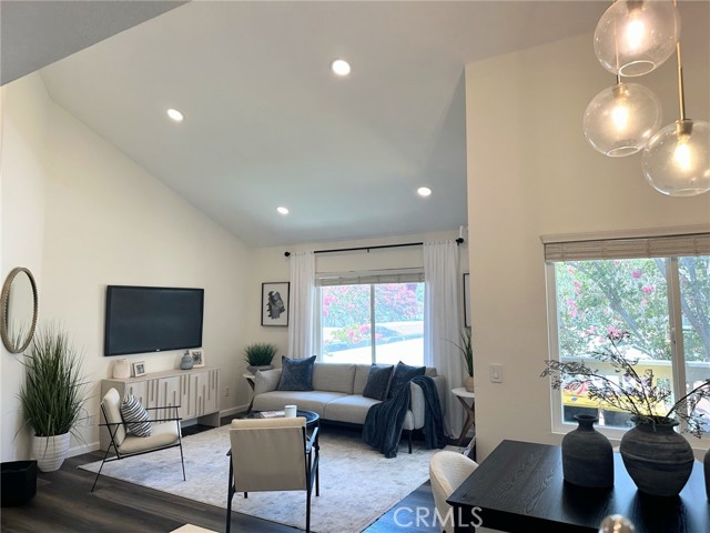 302 Lemon Grove, Irvine CA: https://media.crmls.org/medias/b1fcb7c1-f736-43f1-b4de-a89c0d561b52.jpg