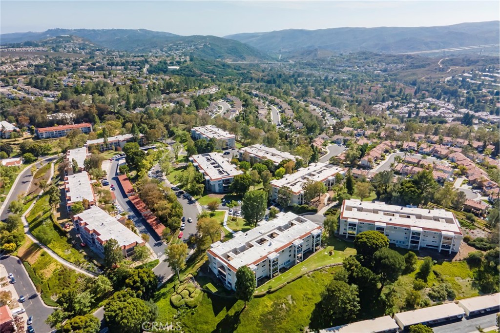 https://media.crmls.org/medias/b1fd078e-b5de-46c4-98e7-5d056b26f717.jpg?preset=X-Large