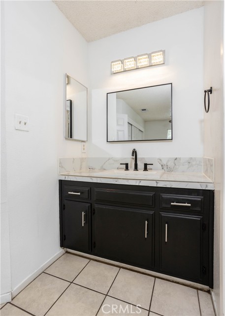 Detail Gallery Image 17 of 33 For 5905 Stone Bridge Ln, Bakersfield,  CA 93313 - 4 Beds | 2 Baths