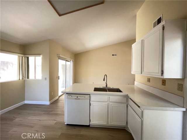 24527 Westhaven, Murrieta CA: https://media.crmls.org/medias/b1fddcdd-178e-44c9-93c6-ee7fdd28dd19.jpg