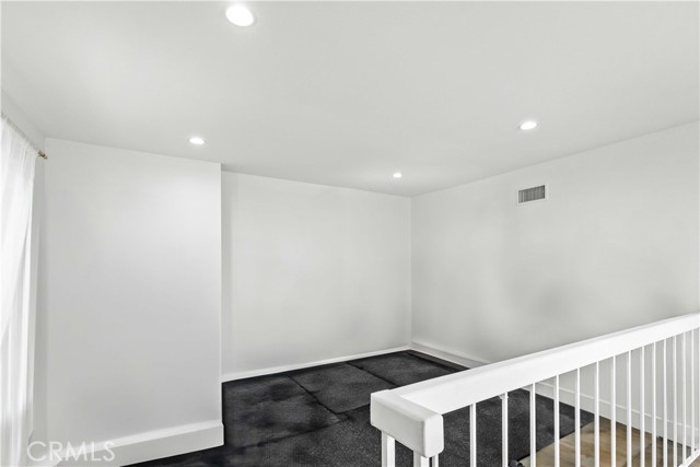 456 E San Jose Avenue, Burbank CA: https://media.crmls.org/medias/b1fe2a58-a595-44ee-91c3-16aa119dbf24.jpg