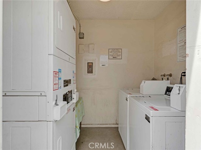 7049 Vassar Avenue, Canoga Park CA: https://media.crmls.org/medias/b1feeb8c-7606-4981-beba-15ce9272ae13.jpg