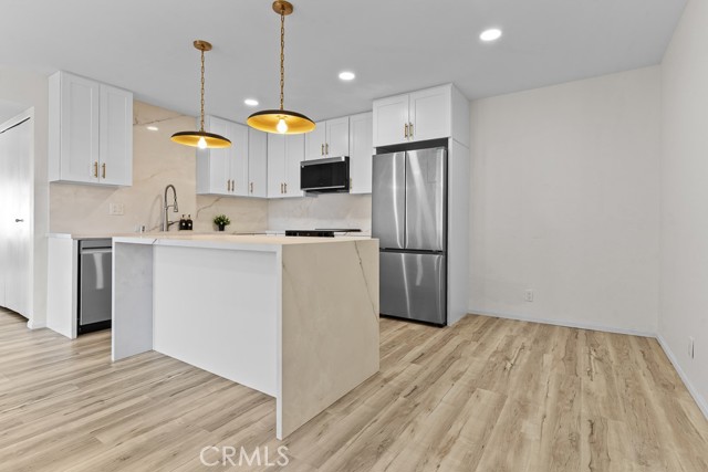 Detail Gallery Image 2 of 28 For 21921 Rimhurst Dr. #128-F,  Lake Forest,  CA 92630 - 2 Beds | 1 Baths