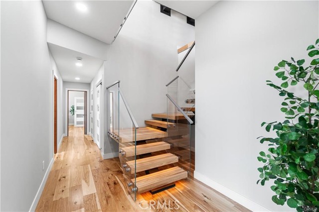 Detail Gallery Image 35 of 55 For 8566 Hollywood Bld, Los Angeles,  CA 90069 - 6 Beds | 6/1 Baths