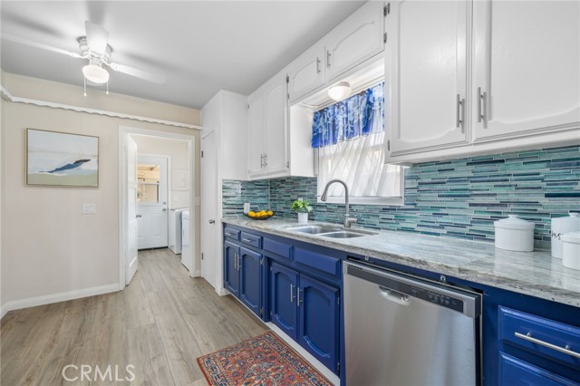 2702 Worthington Avenue, Bakersfield CA: https://media.crmls.org/medias/b2003ff3-540c-4c31-be9d-1e6dc0372321.jpg