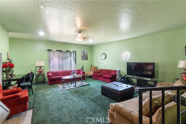 11028 Spinning Avenue, Inglewood CA: https://media.crmls.org/medias/b2007d26-9375-4690-a525-6cb91ad87ca8.jpg
