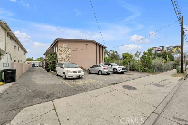 16020 Vanowen Street, Van Nuys CA: https://media.crmls.org/medias/b200afa2-c3ca-4a63-a414-2c8fb4100895.jpg