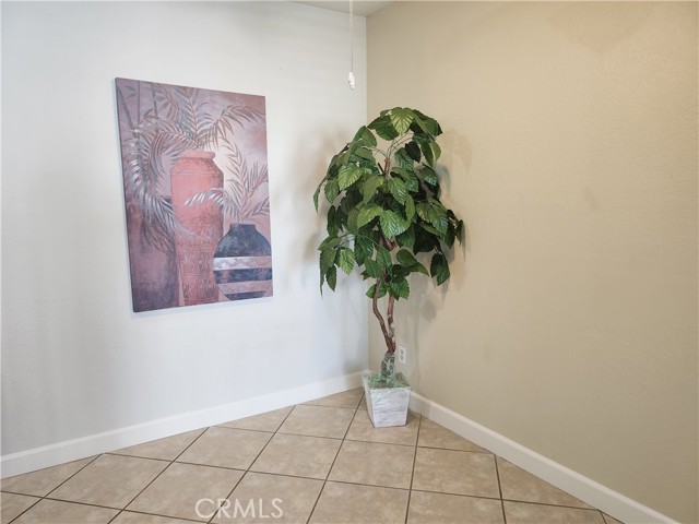 Detail Gallery Image 7 of 21 For 1345 Cabrillo Park #E10,  Santa Ana,  CA 92701 - 1 Beds | 1 Baths