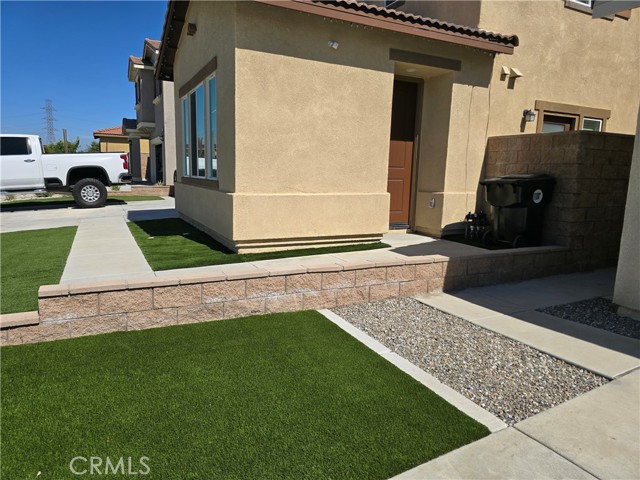 15547 Kings Peak Drive, Fontana CA: https://media.crmls.org/medias/b2017980-0ca0-4949-9a75-fcbf671920e7.jpg