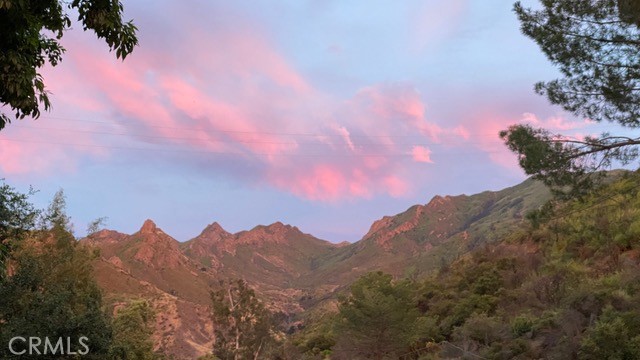 https://media.crmls.org/medias/b201b7e7-c039-4b2b-8fb5-81d3381b6600.jpg?preset=X-Large