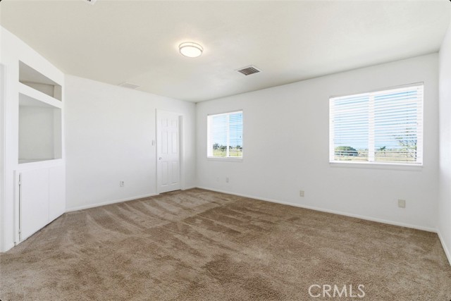 6895 Coyote Rd, Phelan CA: https://media.crmls.org/medias/b2029e7c-a3c5-48ed-bc64-80be077fbb14.jpg