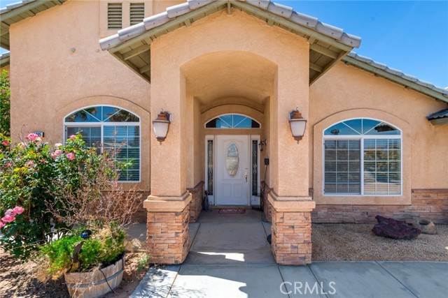 Detail Gallery Image 2 of 55 For 23465 Cherokee Rd, Apple Valley,  CA 92307 - 5 Beds | 3/1 Baths