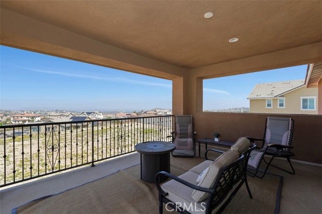 Detail Gallery Image 22 of 44 For 17183 Compass Dr, Riverside,  CA 92503 - 5 Beds | 4/1 Baths