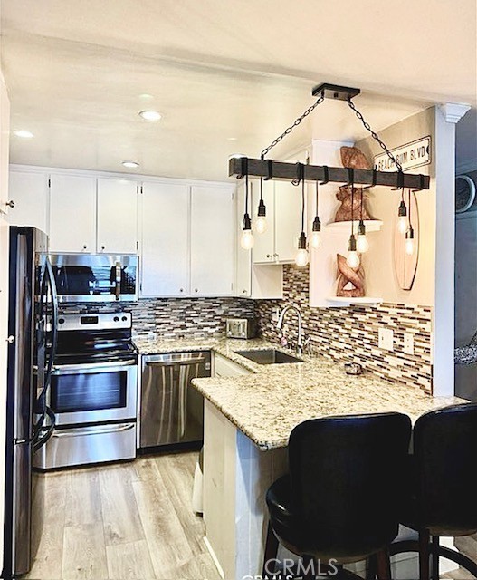 Detail Gallery Image 3 of 15 For 15 15th St #22,  Hermosa Beach,  CA 90254 - 2 Beds | 2 Baths